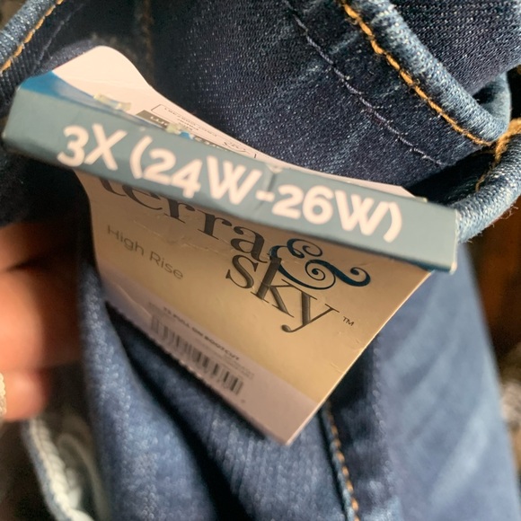 NWT Terra & Sky Indigo Wide Leg Jeans - Picture 4 of 4